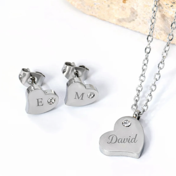 Personalisiertes Herz-Schmuckset – Halskette & Ohrringe mit Gravur, Edelstahl, silberfarben